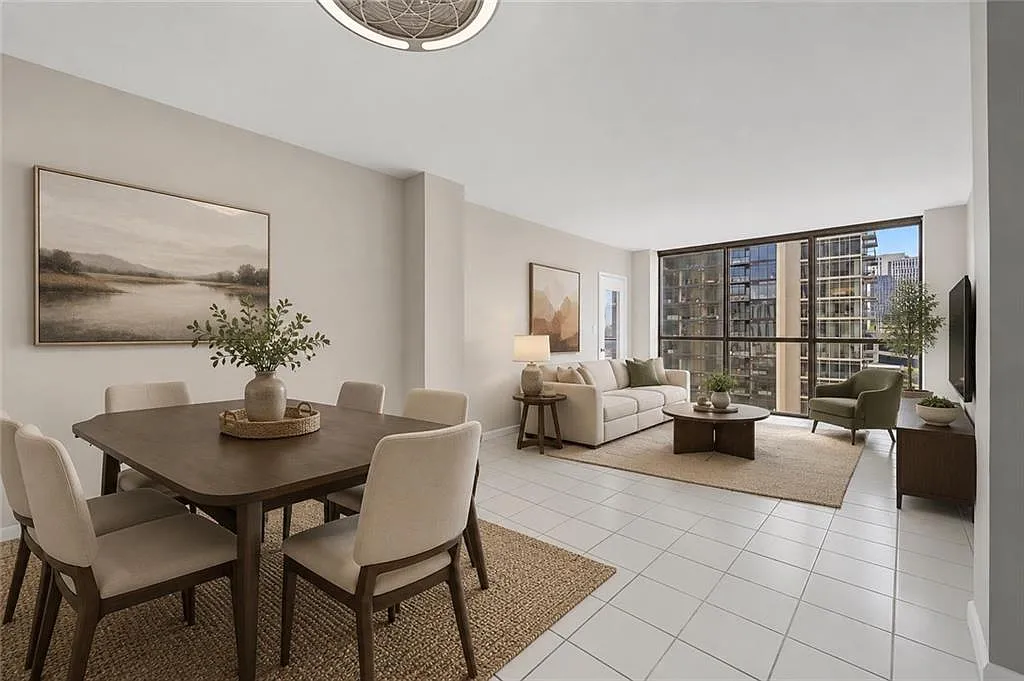 1 bed, 1.0 bath, 813 sqft, $2,200 — Photo 2