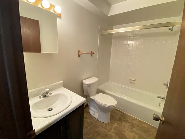 618 W 9th Ave — Photo 8