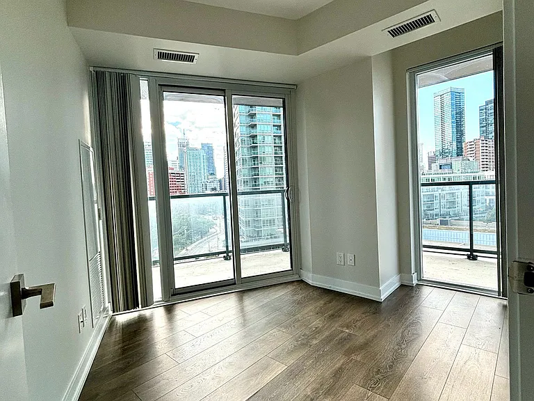 159 Wellesley St E #1209 — Photo 10