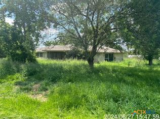 114 Crestview Dr, Victoria, TX 77905