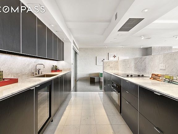 4th image of 166 Bank St APT 3D