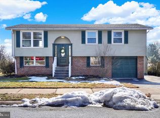 109 Maplewood Dr, Dover, PA 17315