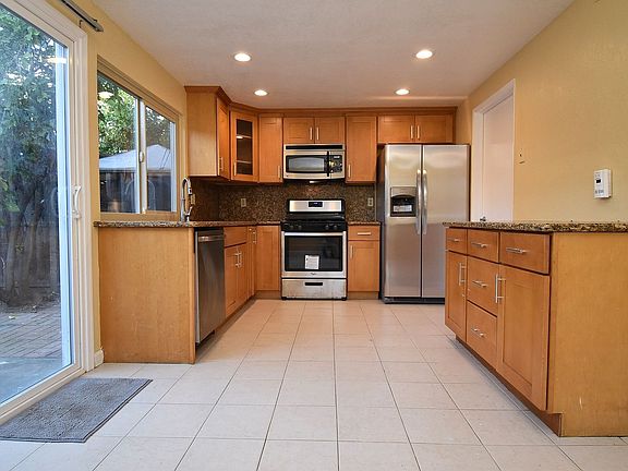 5th image of 2327 Lava Dr