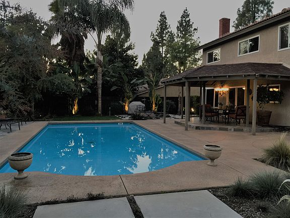 4th image of 2474 Michigan Dr