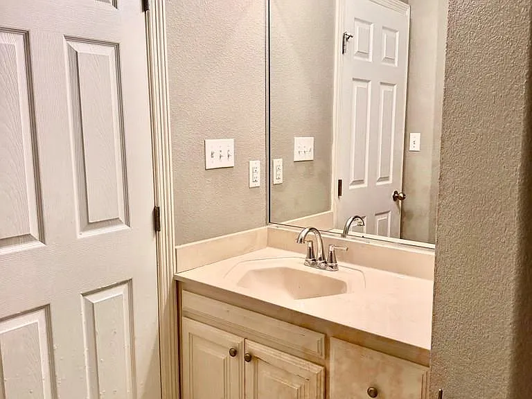 3310 Legacy Ln — Photo 12