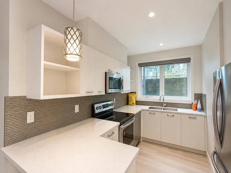 835 Prospect Ave — Photo 6