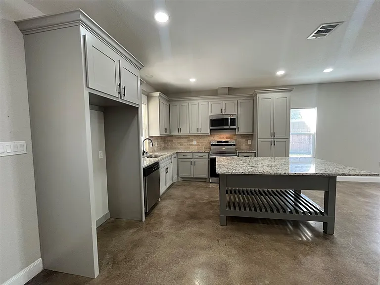 30023 Rosebud St — Photo 7