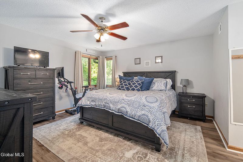 5th image of 4034 Georgetown Square