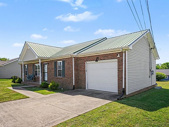2nd image of 1272 Barbee Ln