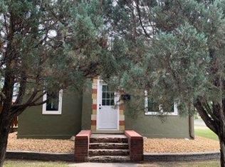 54 W 12th St, Grafton, ND 58237