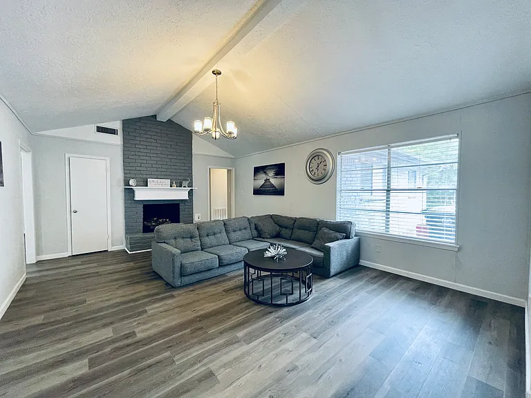 7506 Riptide Dr — Photo 4