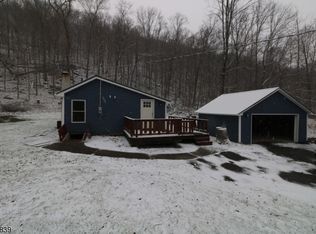 195 W Owassa Tpke, Newton, NJ 07860