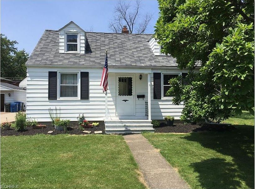 1st image of 768 Warwick Dr