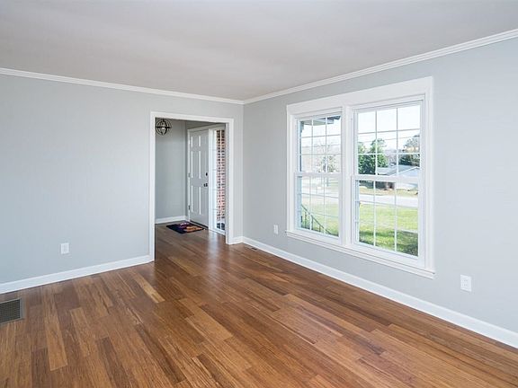 4th image of 9 Konnarock Cir