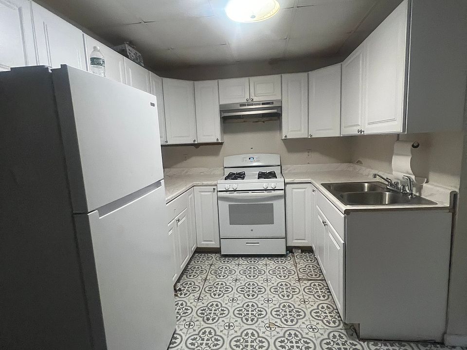 1st image of 27 9th St #4S