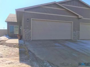 5911 S Bounty Pl, Sioux Falls, SD 57108