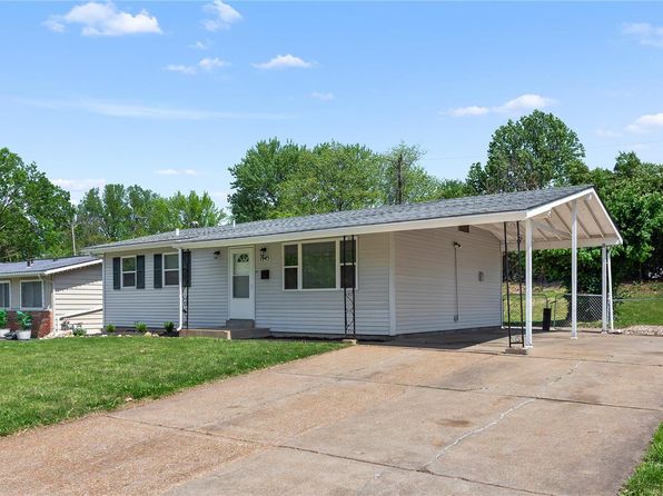 1945 Tahoe Dr, Florissant, MO 63031