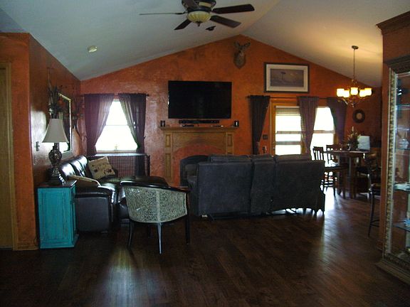 4th image of 312 Lakeshore Dr