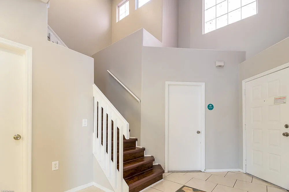 4 bed, 2.5 bath, 1941 sqft, $2,745 — Photo 2