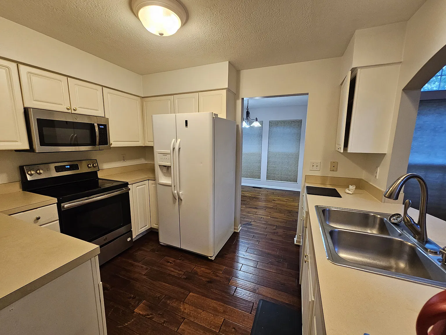 3 bed, 1850 sqft, $2,250 — Photo 4