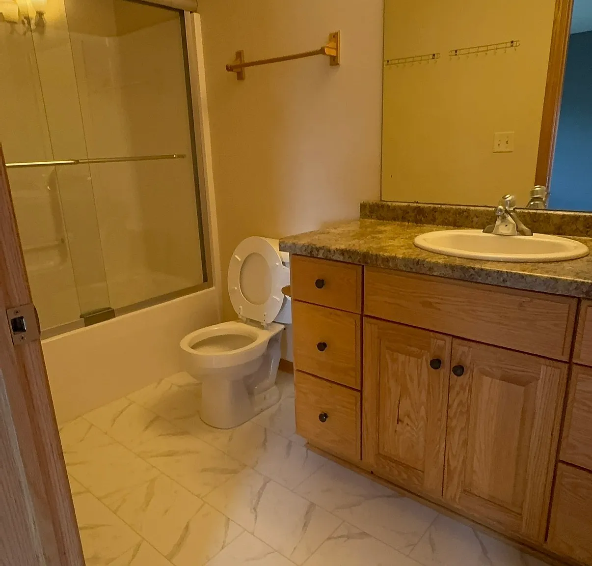 3 bed, 2.5 bath, 1796 sqft, $2,850 — Photo 3