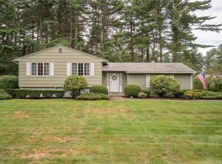 6 Apple Blossom Ln, Coventry, RI 02816
