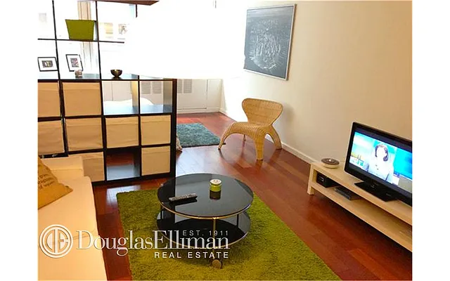 Rented by Douglas Elliman | media 40