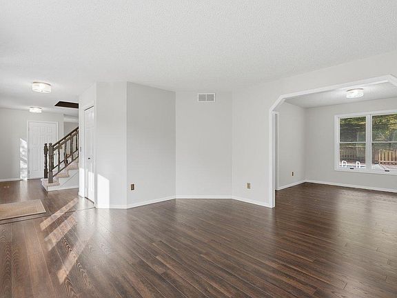 5th image of 1497 Golf View Dr