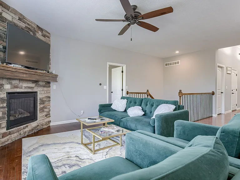 15523 Valley View Dr — Photo 9