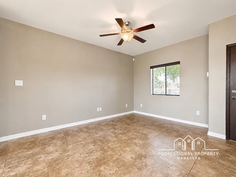 2845 W 31st Ln — Photo 4