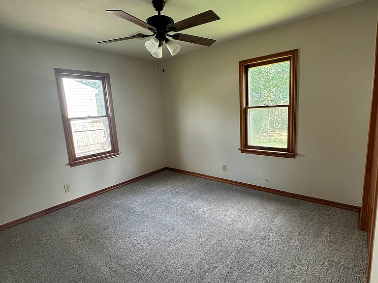 1417 W Hudson Dr — Photo 8