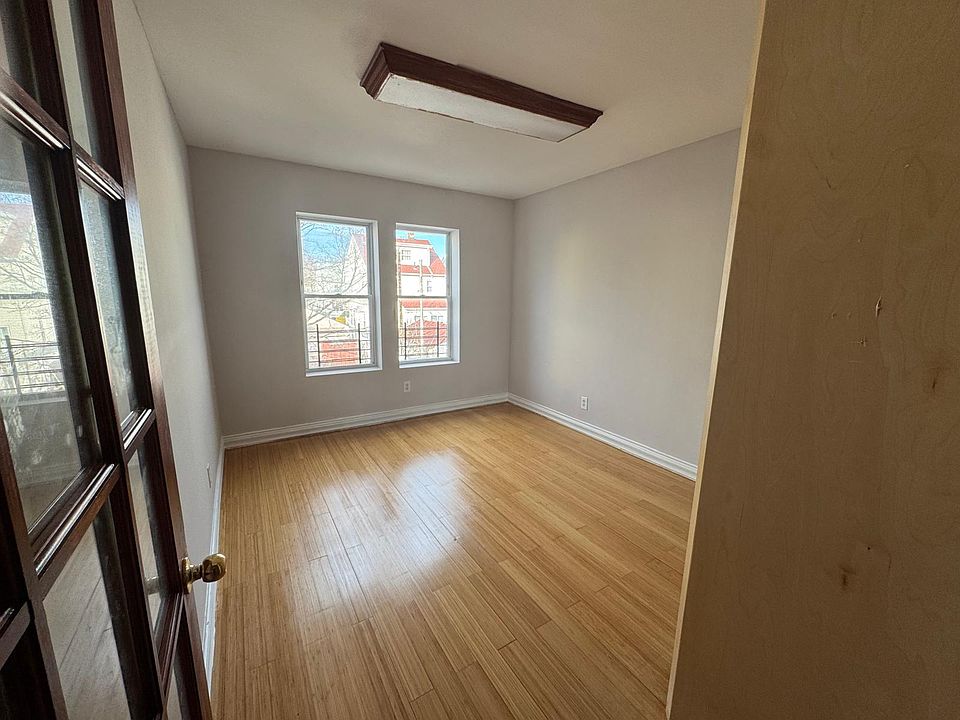 1st image of 24807 Jericho Tpke APT 2