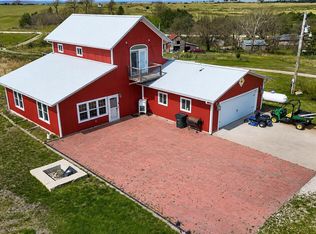 33225 Wabaunsee Rd, Wamego, KS 66401
