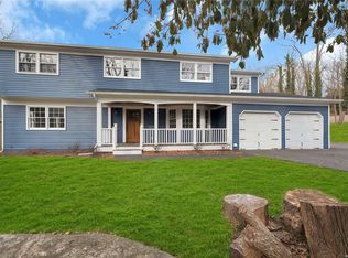 407 Pipe Stave Hollow Rd, Miller Place, NY 11764