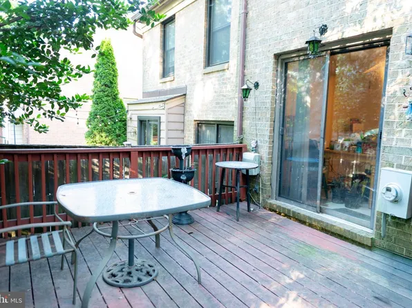 323 Lynn Manor Dr, Rockville, MD 20850