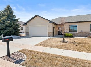 521 Falcon Crest Dr, Spearfish, SD 57783