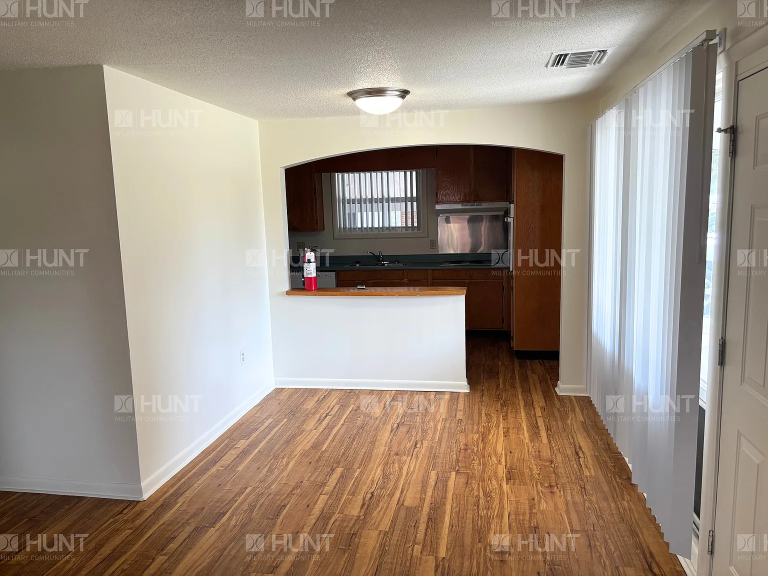 3 bed, 1.5 bath, 1304 sqft, $1,625 — Photo 4
