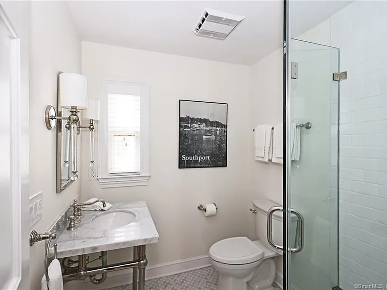 249 Main St #2 — Photo 6