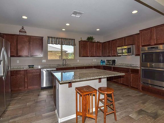 4th image of 15742 W Laurel Ln