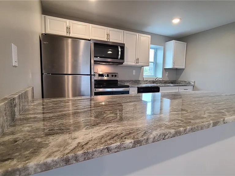 1331 Freeport Rd — Photo 5