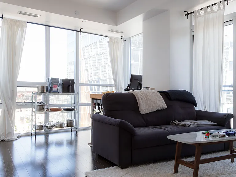460 Adelaide St E #1611 — Photo 6