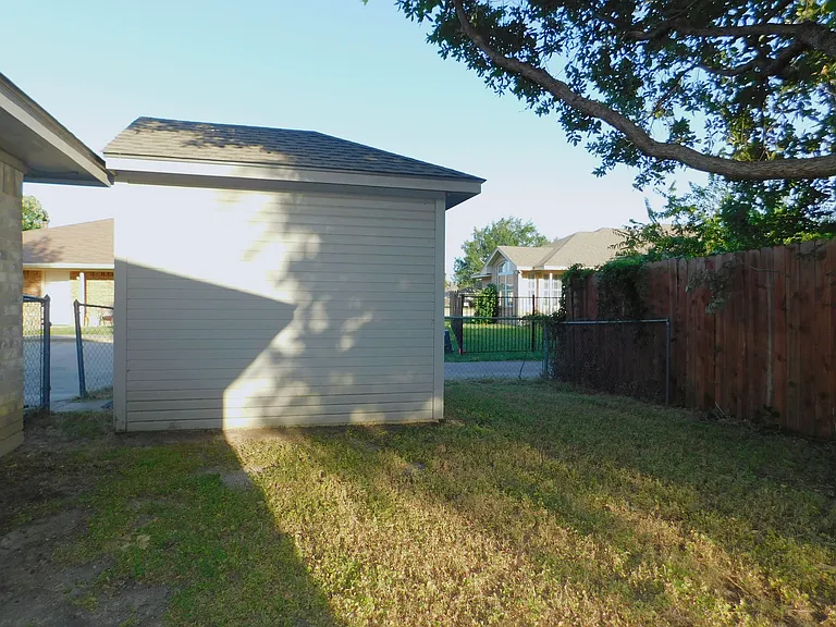 3109 N Bell Ave — Photo 34