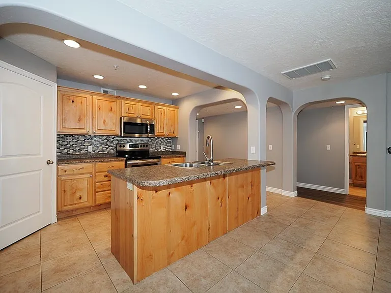 11776 S Grandville Ave #104 — Photo 11