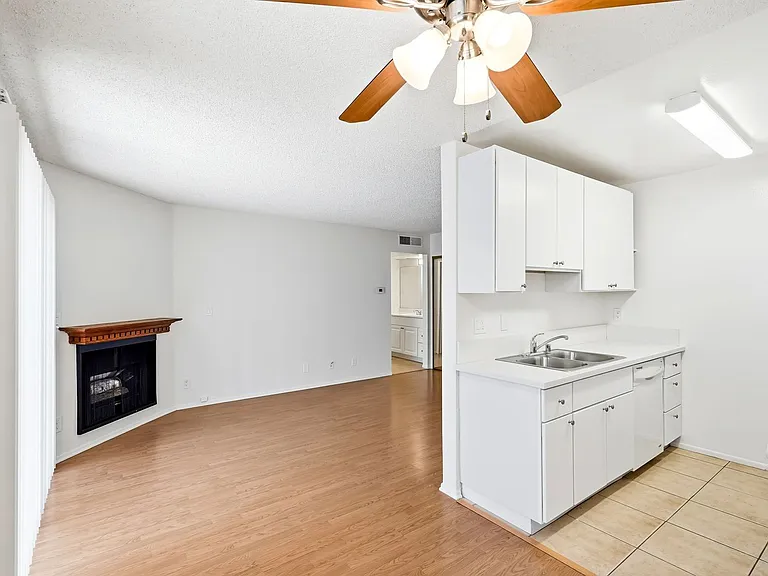 10845 Camarillo St — Photo 6