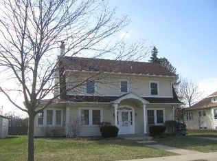 820 Prospect St, Elgin, IL 60120