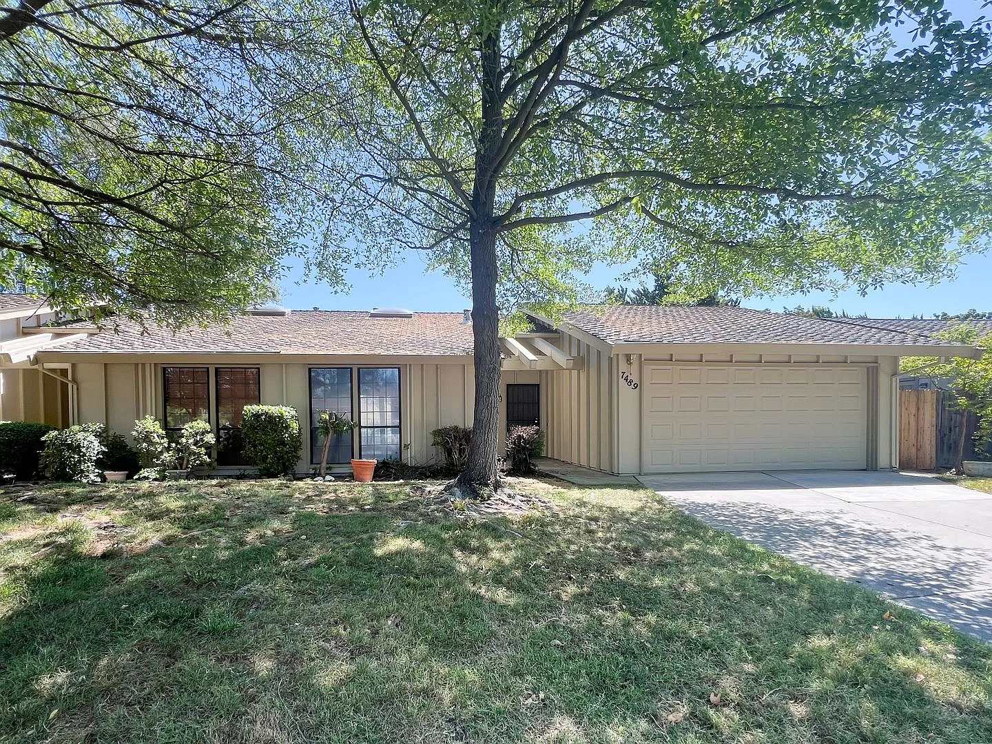Newly Renovated 2 Bed, 2 Bath Home — Photo 1