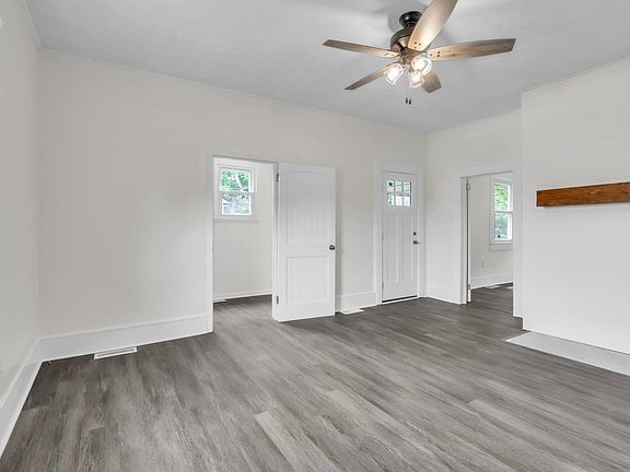 3rd image of 19 3rd St