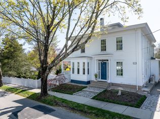 35 North St, Mattapoisett, MA 02739