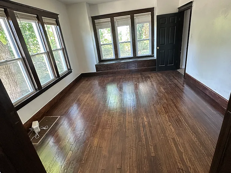 2754 Columbus St — Photo 13