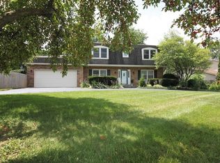 27W523 Timber Ln, West Chicago, IL 60185